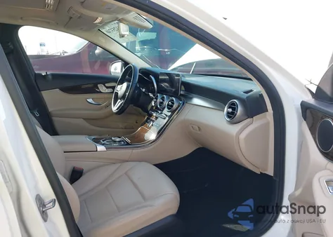 2019 Mercedes-Benz C 300 из США, поврежденный, VIN 55SWF8DB7KU307736